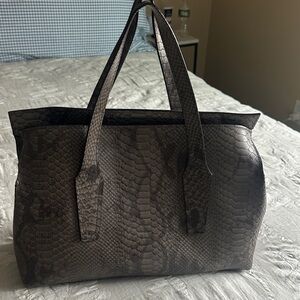 Chic Snake Genuine Leather Print Tote Bag (made in Italy)